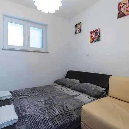 아파트 One-bedroom In